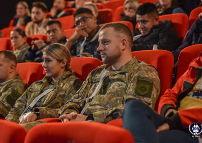 Visiteurs venant de la police de Lituanie assistant à une conférence sur Cyno-Ops