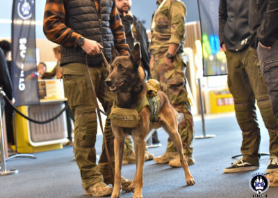 Visiteur avec son chien sur Cyno-Ops
