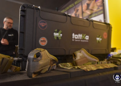 Aperçu d'une valise Tattika sur le stand de l'exposant à Cyno-Ops