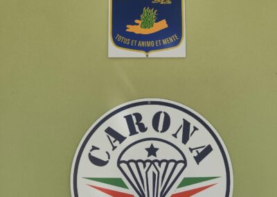 Insignes du site d'entraînement de Carona